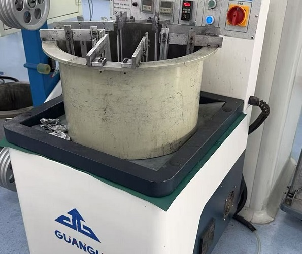 WinnipegGG8720 Magnetic Polishing Machine | 4 Years of Stable Mass Production, Repeat Order Proves Reliability